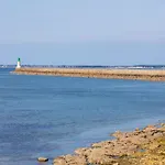 Face Et Piscine 아파트 *