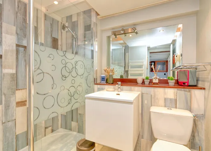 Face Et Piscine Apartmán *