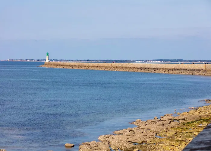 Face Et Piscine Apartmán