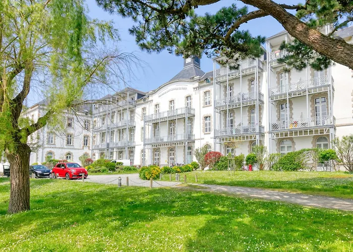 Face Et Piscine Apartmán